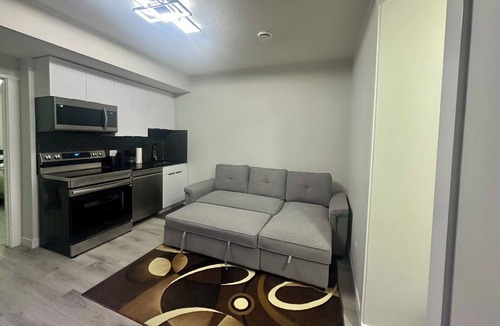 West Edmonton House | West Edmonton 2 Bedroom Basement | Free Parking & Fast Internet