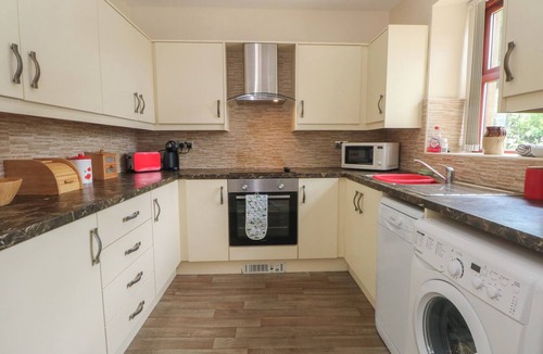 Thornton House | WEST END HOUSE, pet friendly, character holiday cottage in Bradford