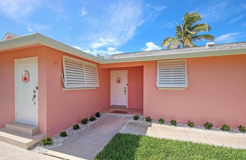 Tradewinds Condo | West End Paradise Unit Scallop 5 - One bedroom suite w/water views