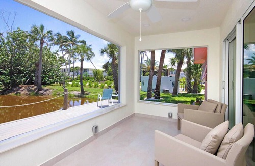 Tradewinds Condo | West End Paradise Unit Turtle 2 - One bedroom suite w/water views