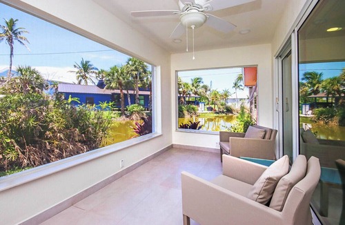 Tradewinds Condo | West End Paradise Unit Fish 6 - One bedroom suite w/water views