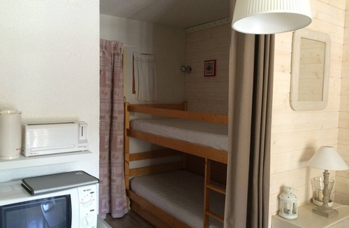 Valloire Apartment | West-facing studio cabin for 3 in Valloire