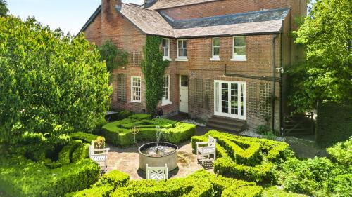Avebury House | West Kennett House