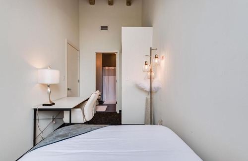 West Loop Apartment | West Loop - City Views With In & Out Parking 5