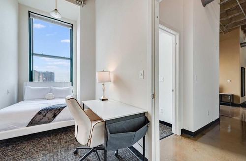 West Loop Apartment | West Loop - City Views With In & Out Parking 5