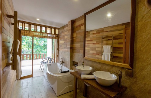 Ukulhas Hotel | West Sands