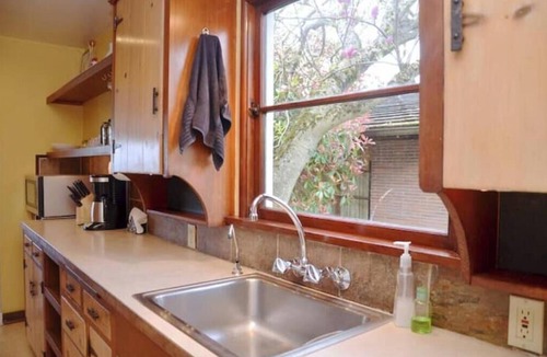 Fauntleroy House | West Seattle Home, Dazzling View, Quiet & Tranquil