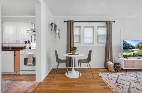 West Seattle House | West Seattle House with Hot Tub. Walkable Location.