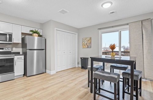 Springfield Apartment | West Side Cozy Home IV, Pet friendly