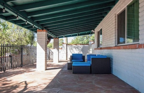 Tucson House | West side, heated pool (with fee), family house!