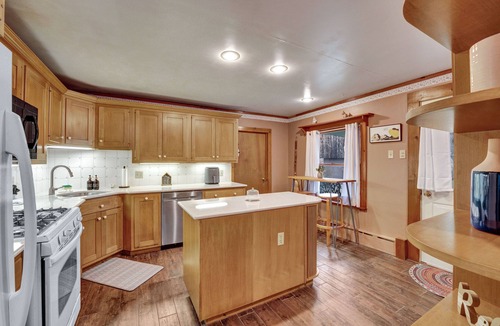 West Valley House | West Valley Dream! Pet Friendly Farmhouse located 12 minutes from Ellicottville