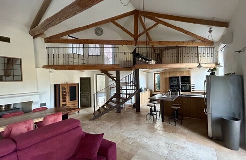 Lurs Apartment | West Wing Loft-style flat with private balcony