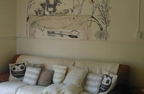Hector House | Westcoast Blue Penguin Bach - Classic NZ Coastal Kiwi Bach