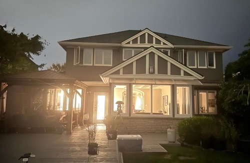Richmond Villa | WestDockHouse -Riverside 4BR Villa with Private Dock near UBC & Golf & Airport