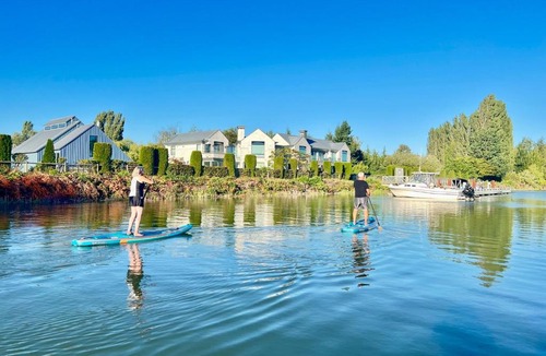 Richmond Villa | WestDockHouse -Riverside 4BR Villa with Private Dock near UBC & Golf & Airport