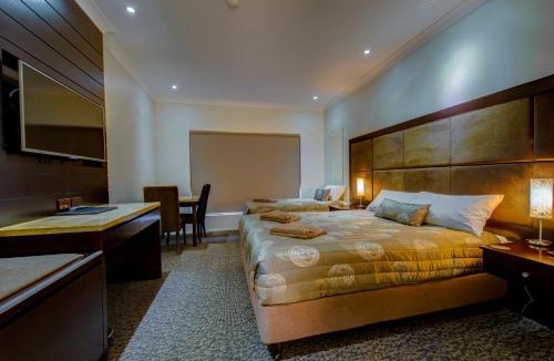 Miles Hotel | Western Downs Motor Inn