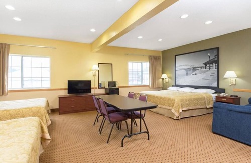 Osage Hotel | Western Inn & Suites
