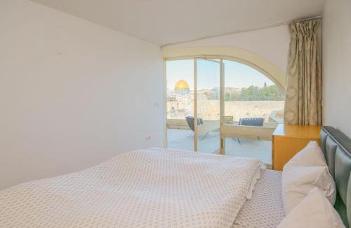 Old City Apartment | Western Wall View - Lev Simcha
