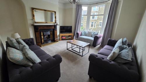 Skipton House | Westfield House - Characterful 7 bedroom townhouse