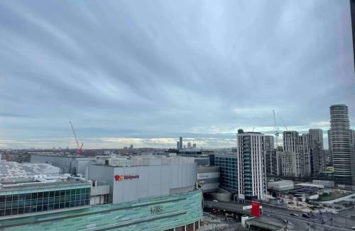 Holland Park Apartment | Westfield view flat