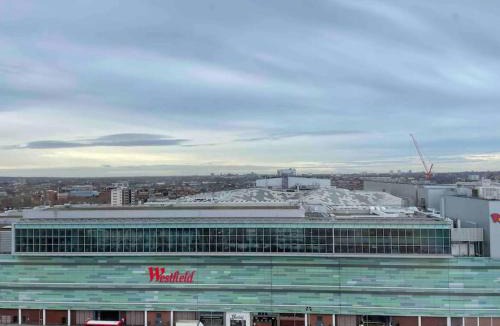 Holland Park Apartment | Westfield view flat