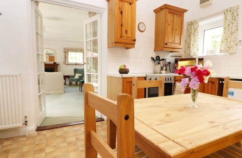 Sittingbourne Cottage | WESTGATE COTTAGE, pet friendly, with a garden in Sittingbourne