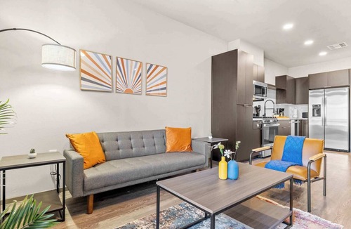 La Buena Vida Apartment | Westgate CozySuites by stadium with pool #13