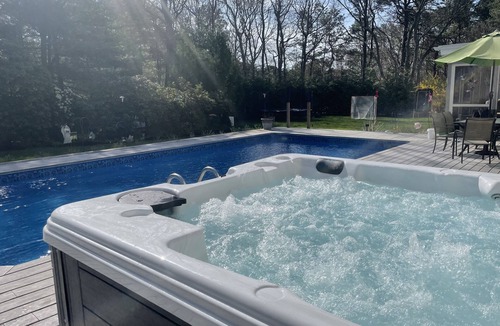 Westhampton Beach House | Westhampton Beach Village 3 Brm 3 Bath Heated Pool, Hot Tub, Sleeps 8