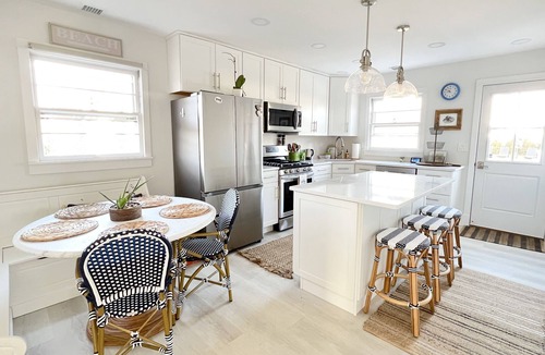 Westhampton Beach Cottage | Westhampton Beach cottage 1.6 miles to Rogers Beach