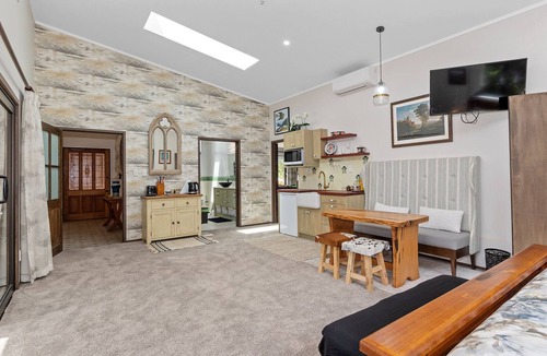 Paparoa House | Westhay Stables - Paparoa Holiday Home