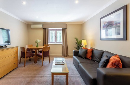 Hopwood Hotel | Westmead Hotel