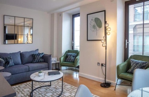 Vincent Square Apartment | Westminster 2 bed 2 bath apartment with Air-Con