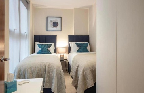 Vincent Square Apartment | Westminster 2 bed 2 bath apartment with Air-Con