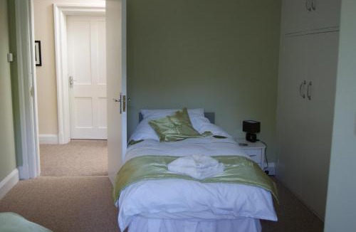 Totland Bay Bed & Breakfast | Weston Manor