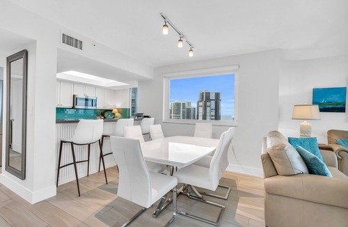 Park Shore Condo | Westshore 1201 at Naples Cay - Gulf Views & Steps to the Beach