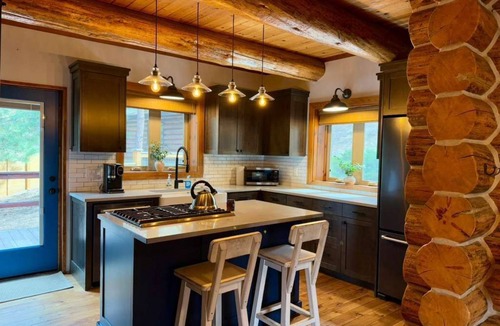 Century West Cabin | Westside Log Cabin - Your Basecamp for Adventure