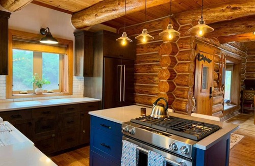 Century West Cabin | Westside Log Cabin - Your Basecamp for Adventure