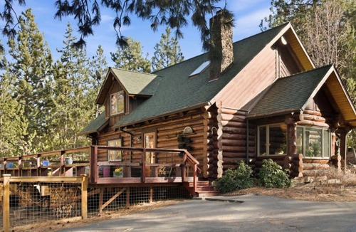 Century West Cabin | Westside Log Cabin - Your Basecamp for Adventure