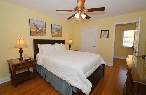 Treasure Island Apartment | Westwinds Waterfront Resort