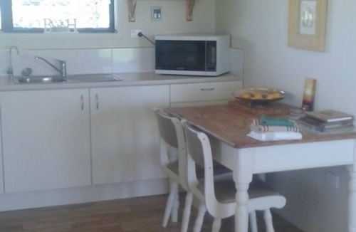 Charleston House | Westwood Beach Cottage.Minutes from the Beach