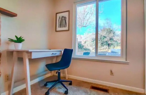 Sparks House | WFH Private Suite kitchen & Yard