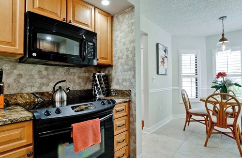 Trailer Estates Apartment | WG Shorewalk -Pool, Tennis, Pickle ball, near Beaches Anna Maria Island and IMG