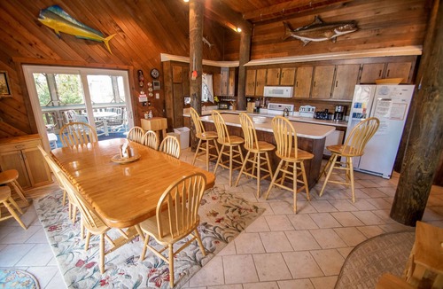 Whalehead Beach House | WH1091- Oceanfront- 6 BRs, Cargo Lift, Great Ocean Views Dog Friendly!