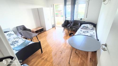 Ruesselsheim Apartment | WH37a