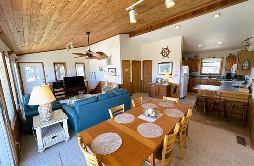 Whalehead Beach House | WH972- 5BRs, Private Pool, Hot Tub, WIFI, Just One Block To The Beach!