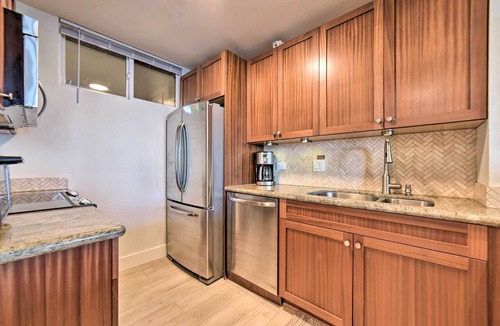 Honokowai Condo | Whale & Sunset Views: Oceanfront Lahaina Condo