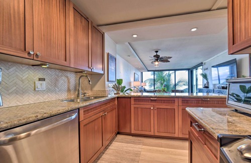 Honokowai Condo | Whale & Sunset Views: Oceanfront Lahaina Condo