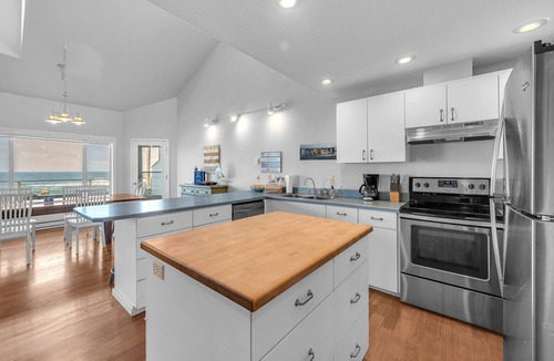Depoe Bay Condo | Whale Watcher's Oceanfront Condo