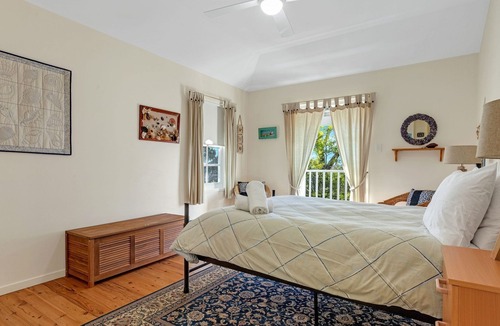 Hyams Beach Cottage | Whalers Retreat superb 3 bedroom cottage in a quiet pocket of Hyams Beach.