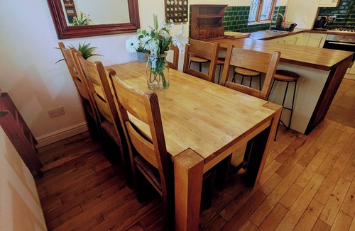 Manchester Cottage | Whalley Range Gem – Detached, Parking, Near City